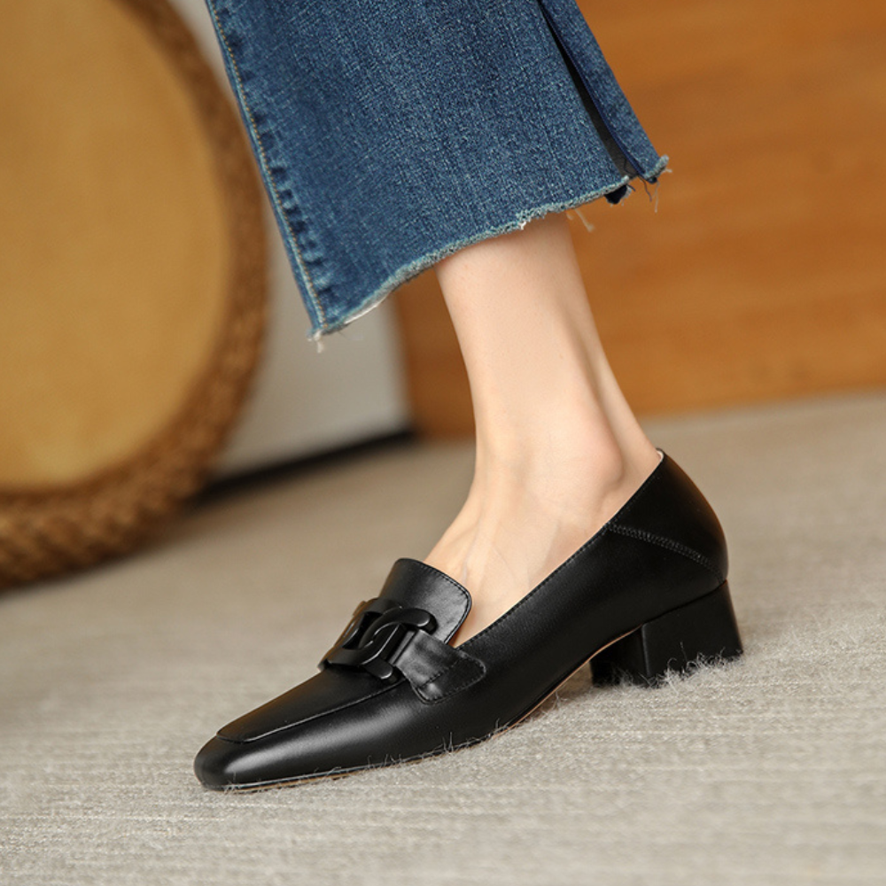Clarisse | Zapatos tipo mocasín para mujer con tacón bajo y diseño elegante