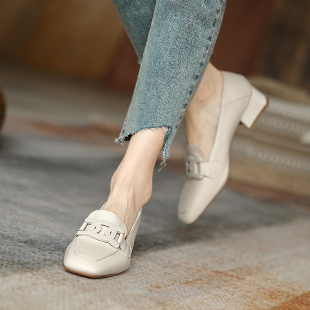 Clarisse | Zapatos tipo mocasín para mujer con tacón bajo y diseño elegante