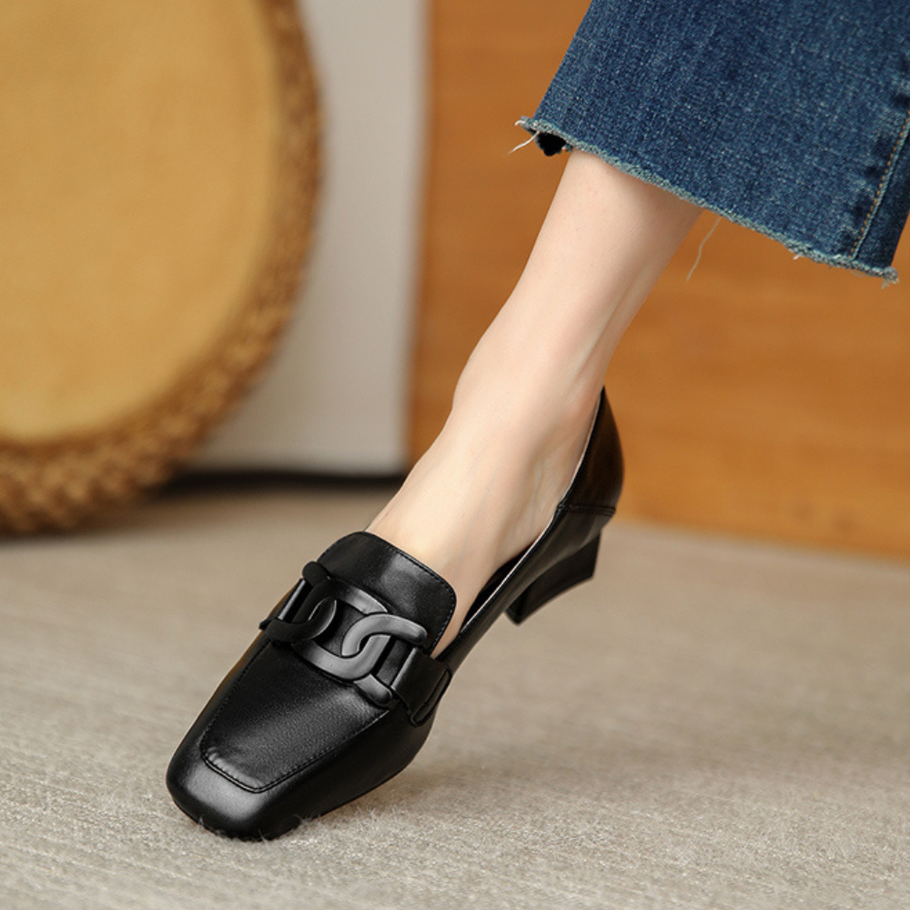 Clarisse | Zapatos tipo mocasín para mujer con tacón bajo y diseño elegante