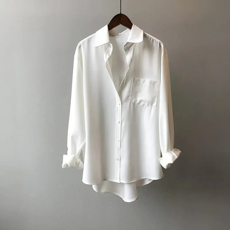 Riley – Blusa de Seda con Elegancia Fluida