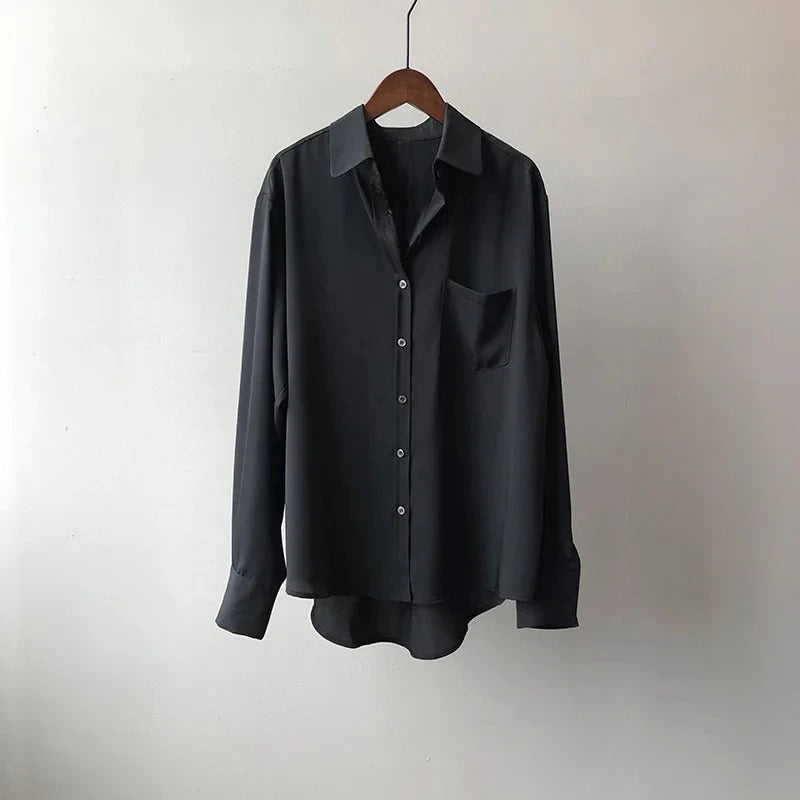 Riley – Blusa de Seda con Elegancia Fluida