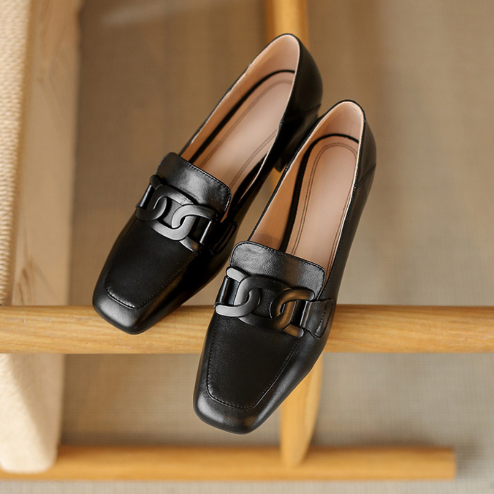 Clarisse | Zapatos tipo mocasín para mujer con tacón bajo y diseño elegante