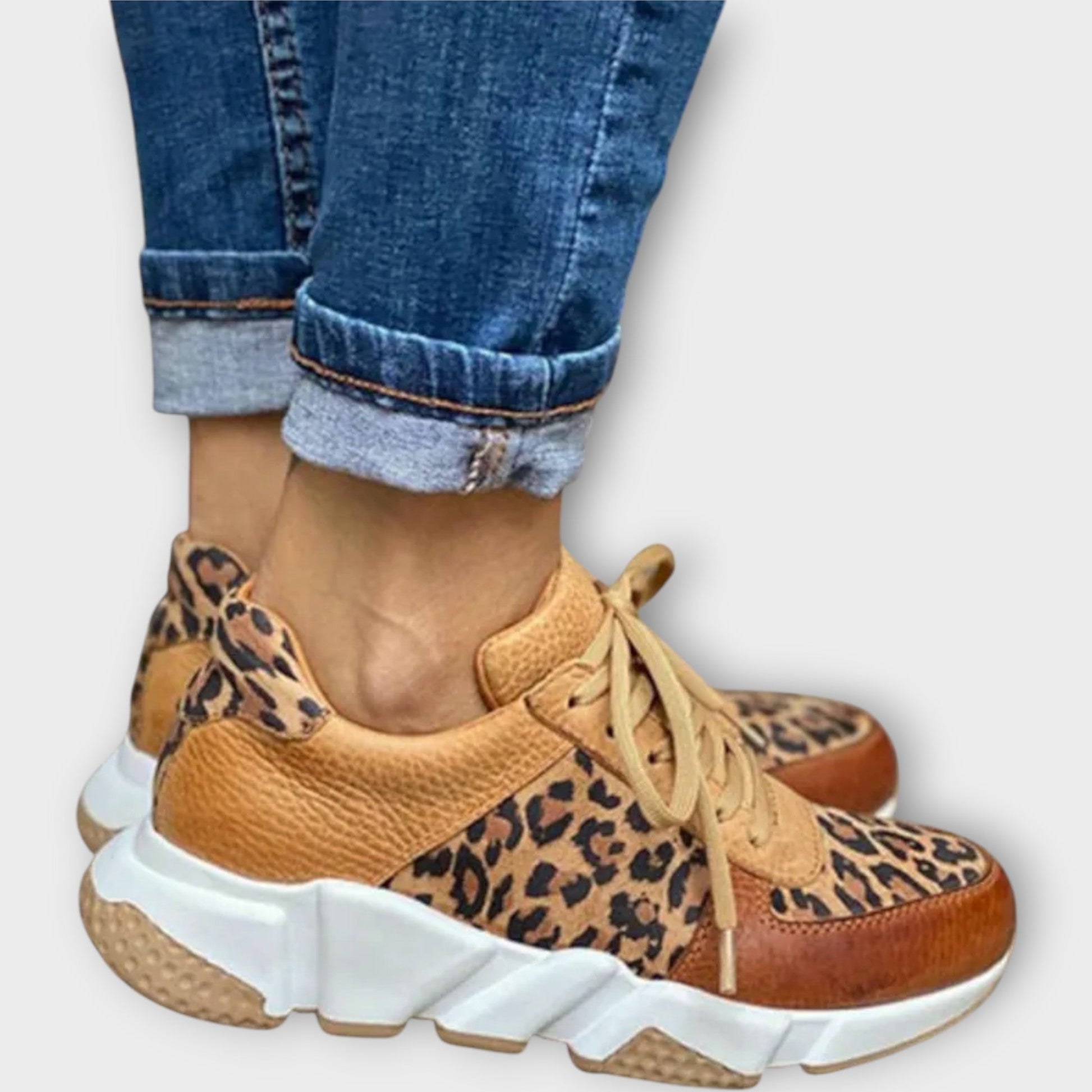 Zapatillas con Suela Gruesa y Detalles de Patrón Elegantes