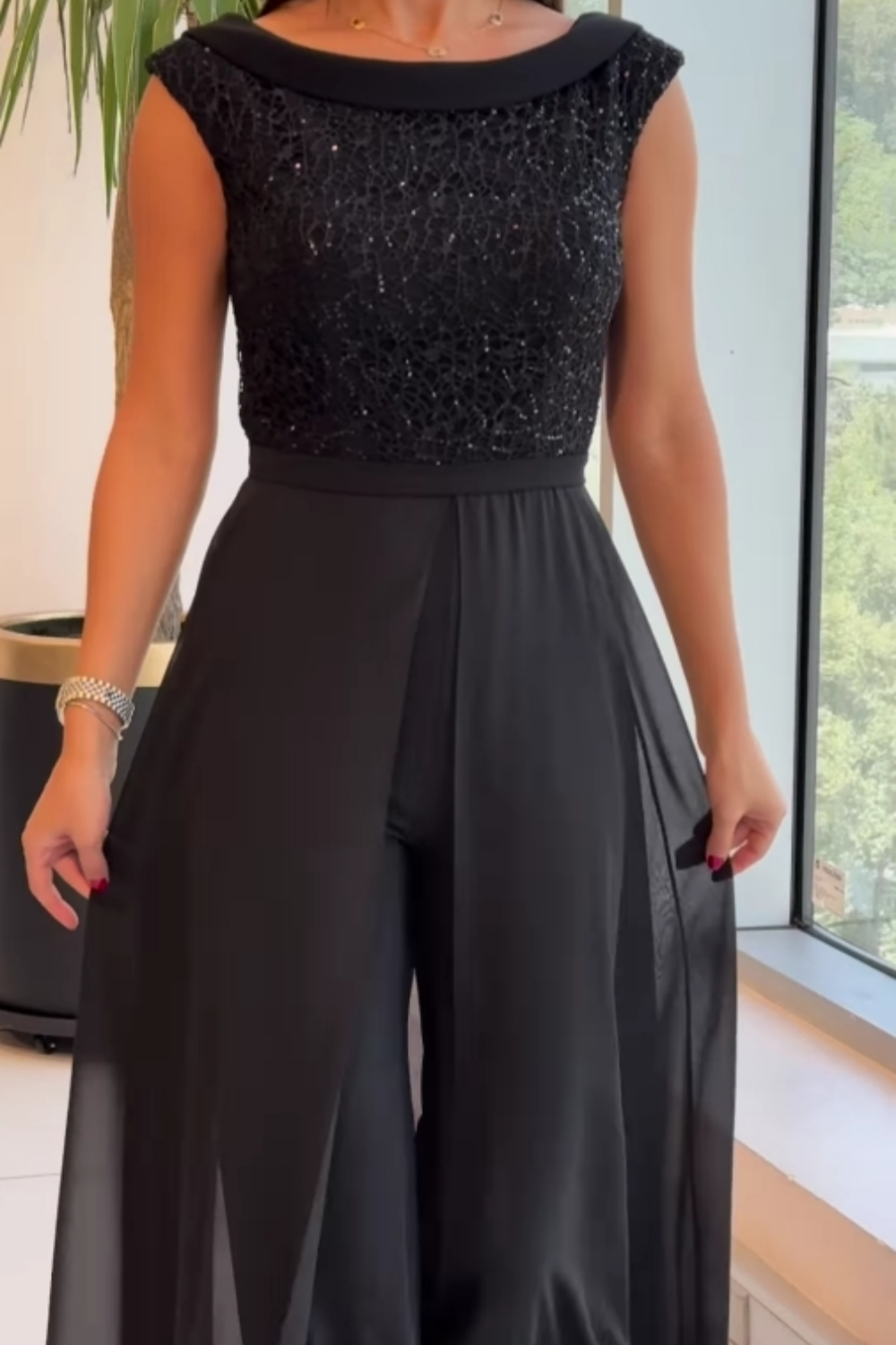 LUNA | Mono sin mangas elegante