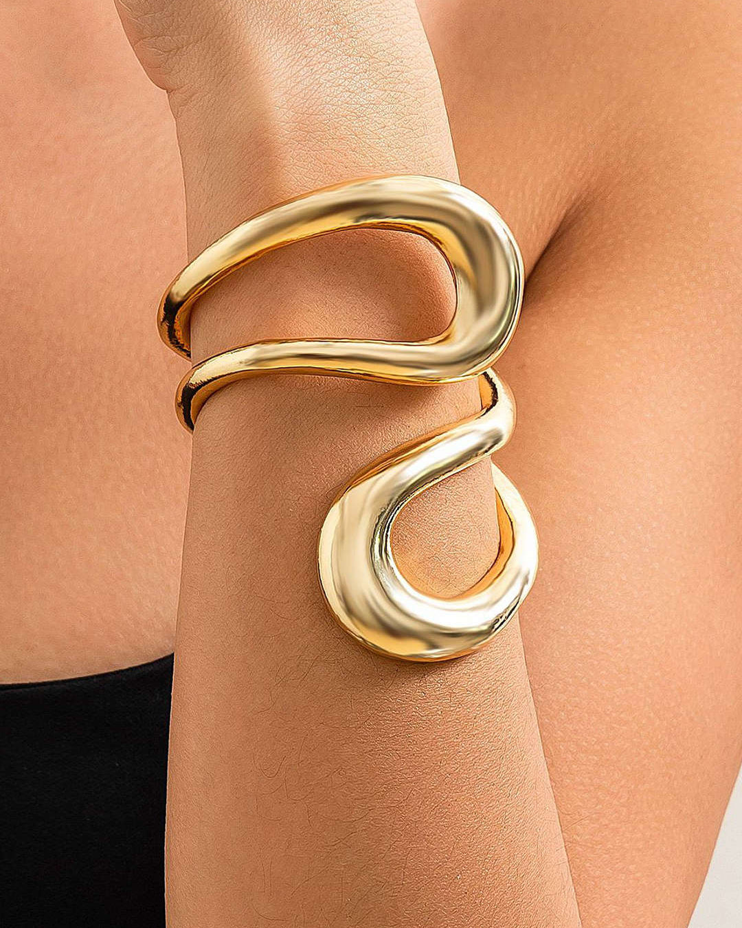 Pulsera Asimétrica Recortada