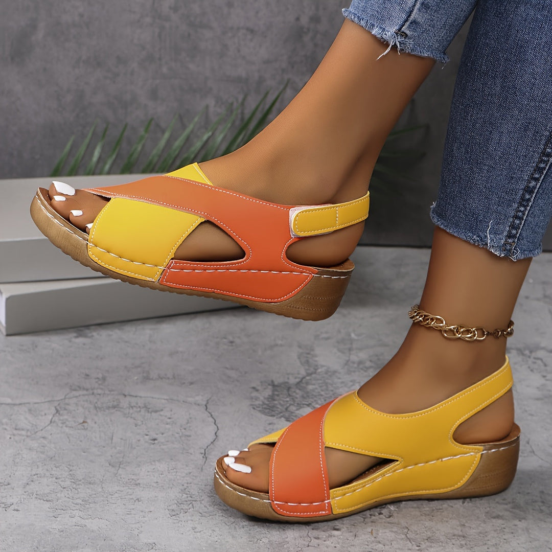 Jaleira | Sandalias de senderismo de mujer con cuña y tiras | Modernas