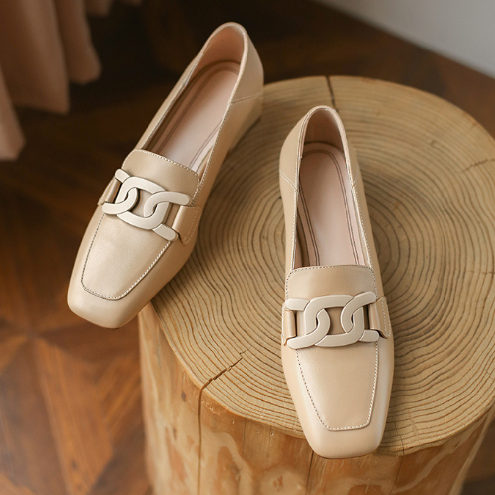 Clarisse | Zapatos tipo mocasín para mujer con tacón bajo y diseño elegante