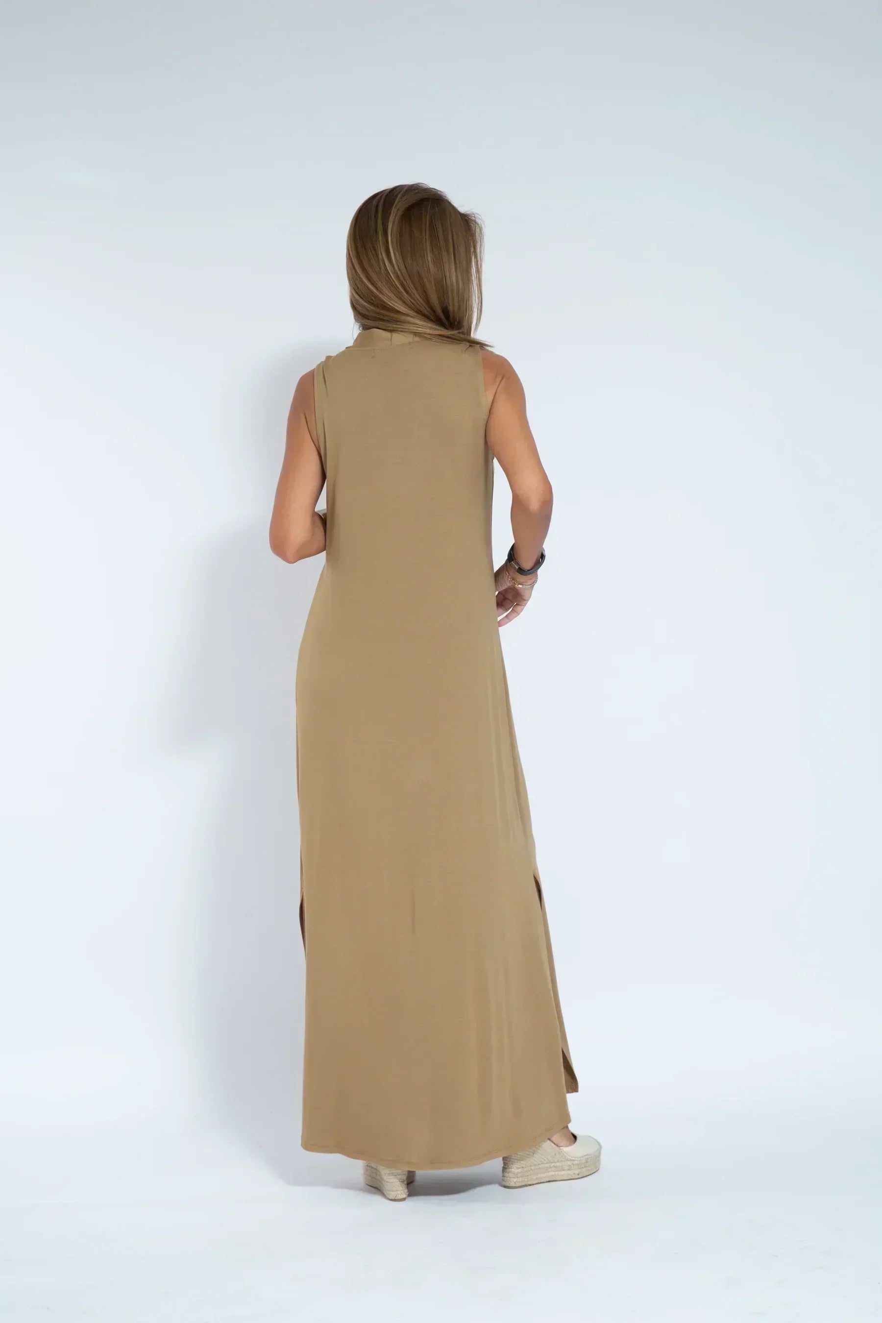 Vestido Esbelto Elevado Margarita con Chal Ocasional