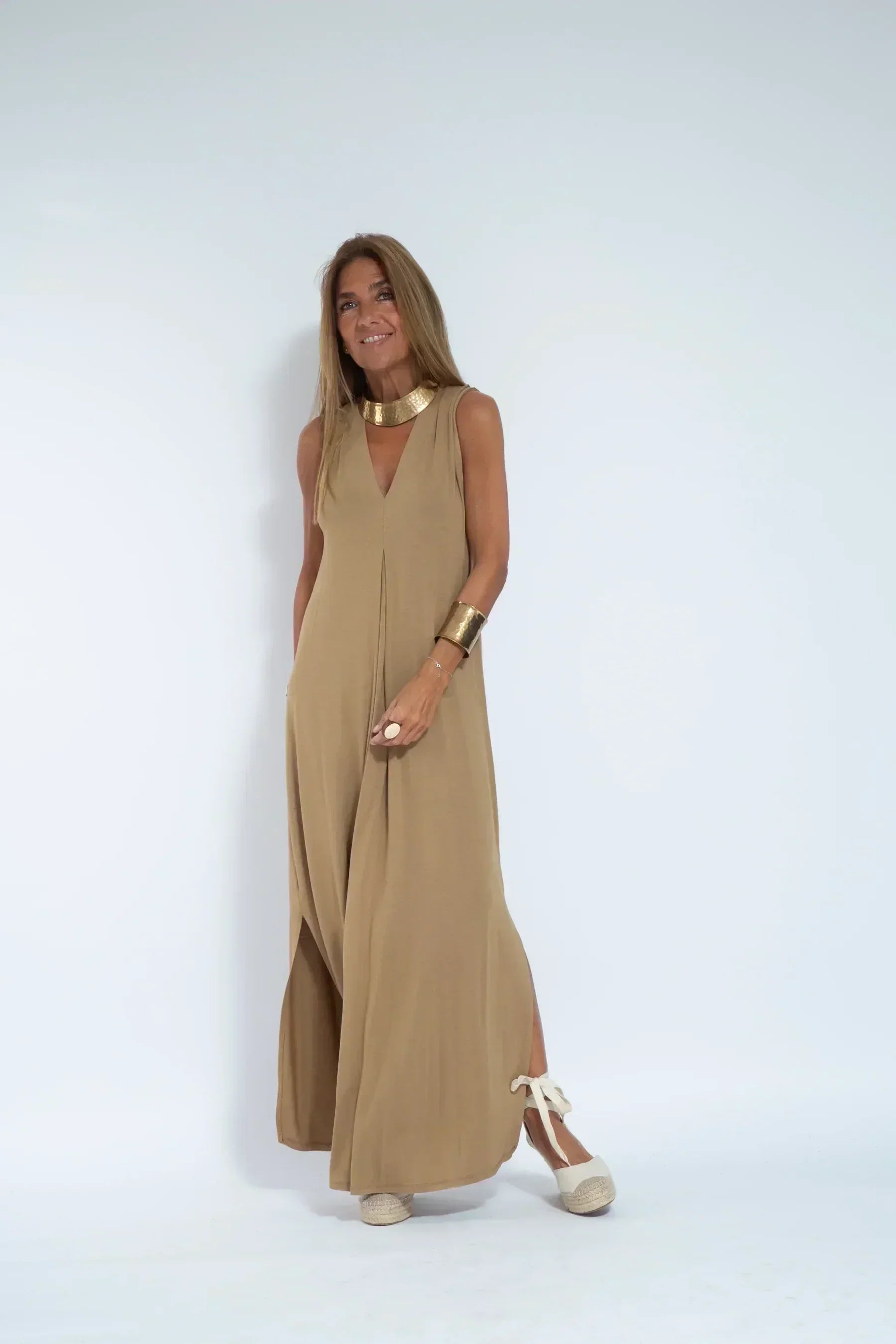Vestido Esbelto Elevado Margarita con Chal Ocasional