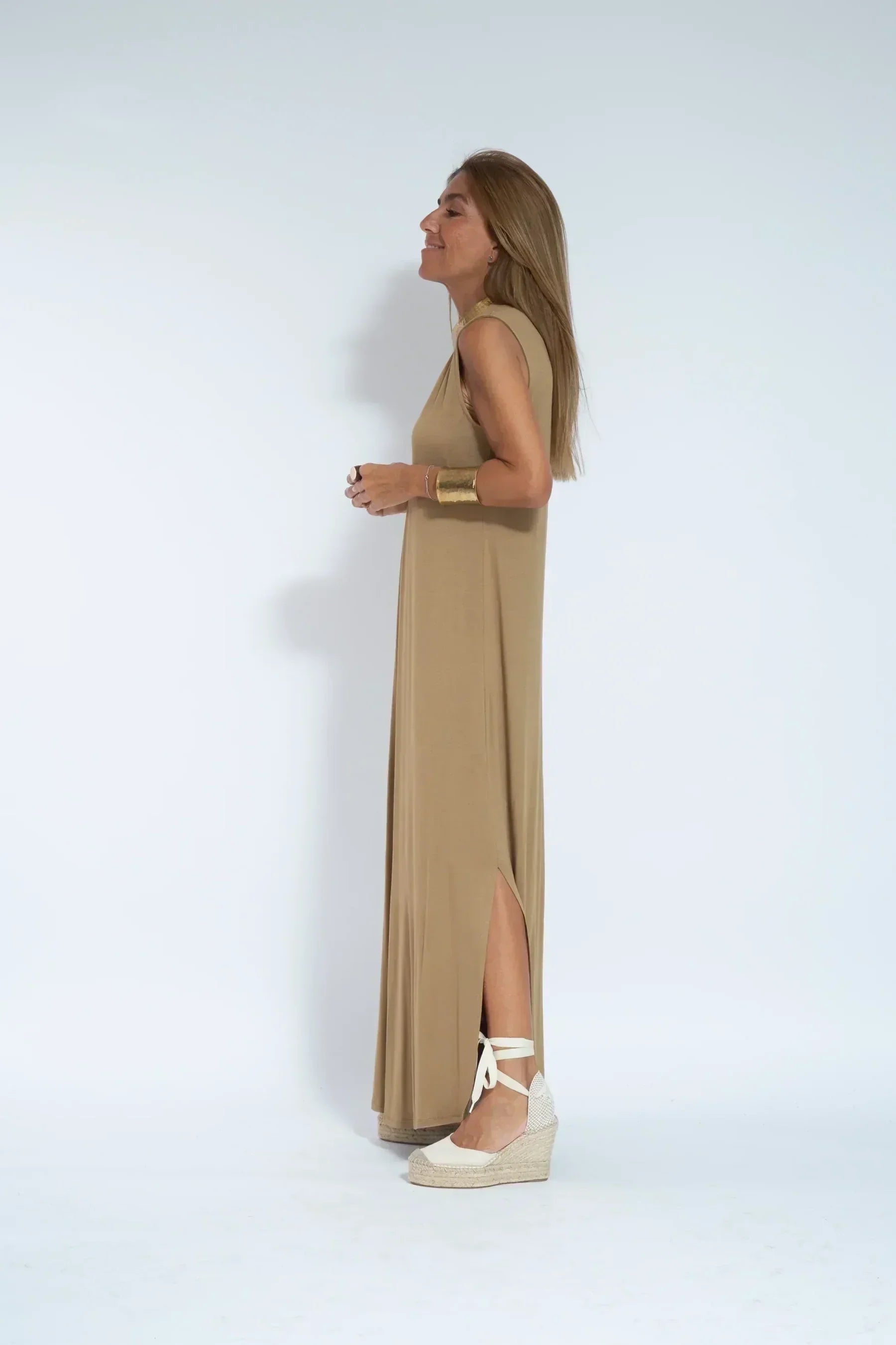 Vestido Esbelto Elevado Margarita con Chal Ocasional