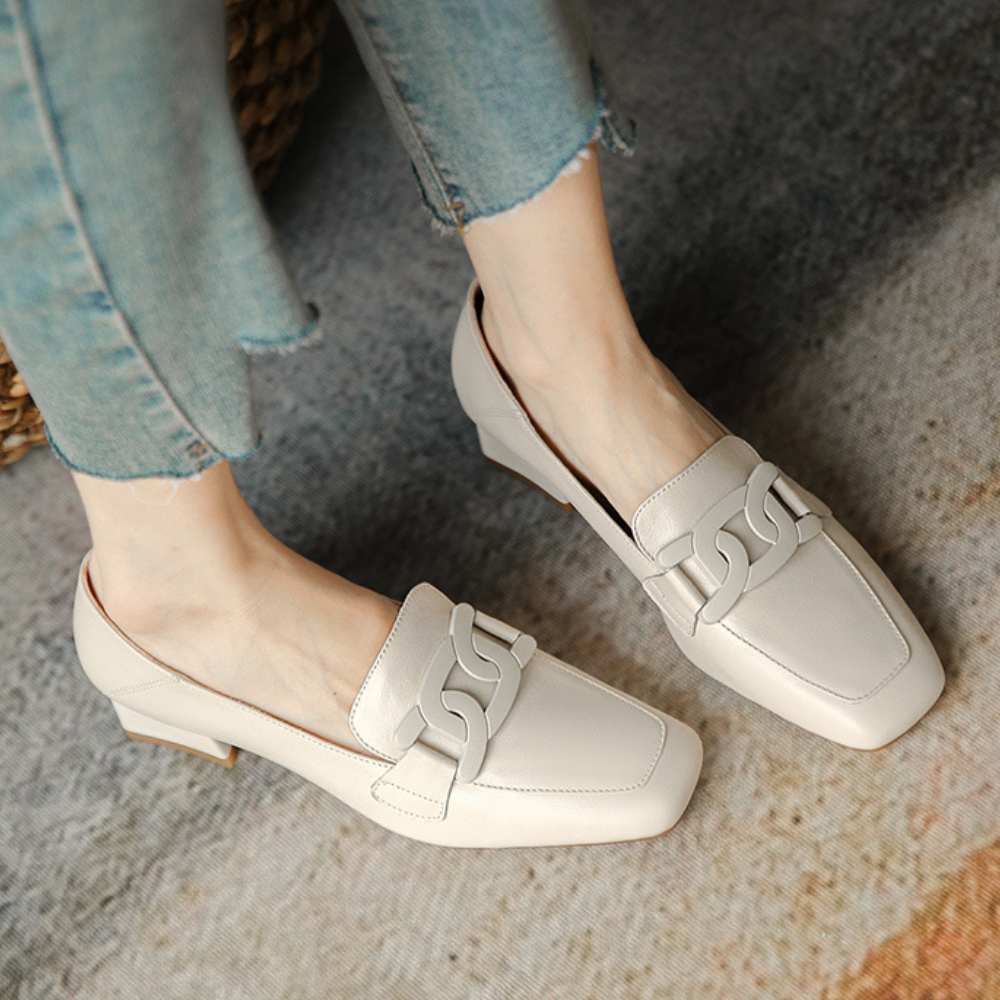 Clarisse | Zapatos tipo mocasín para mujer con tacón bajo y diseño elegante