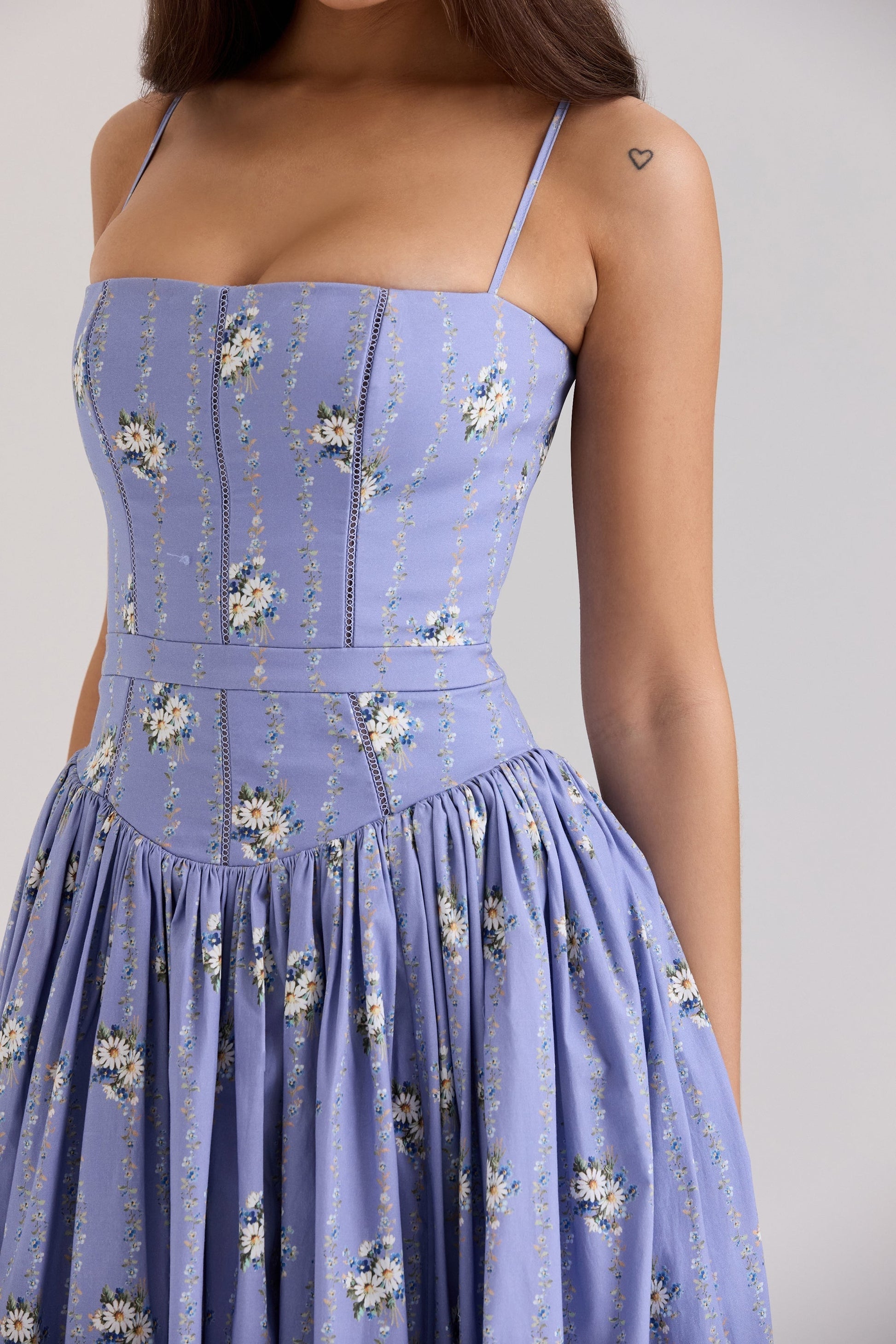 Daisy | Vestido Midi de Flores con Cintura Recolectada