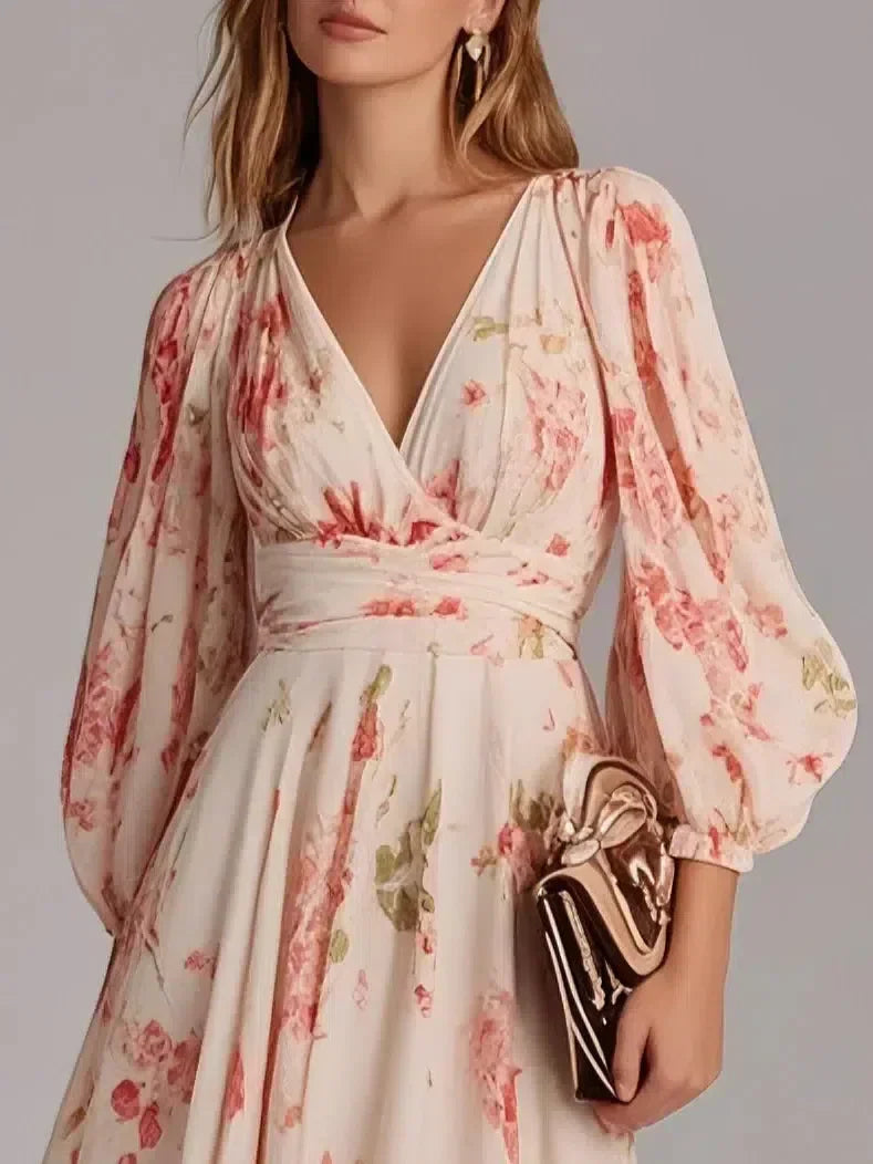 Ropa larga rosa con estampado floral y escote en V