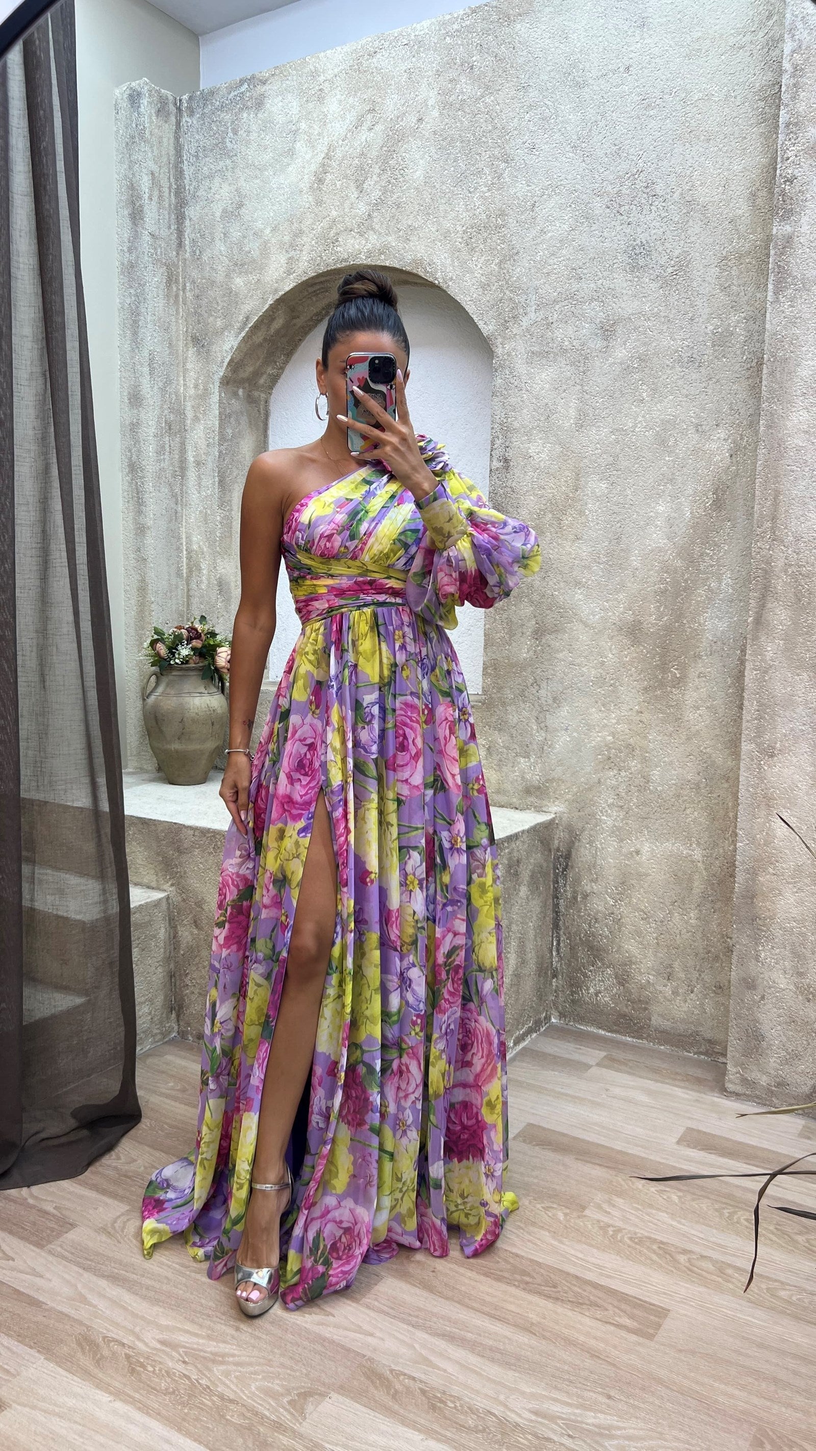 Kaia – Vestido Drapé Atemporal