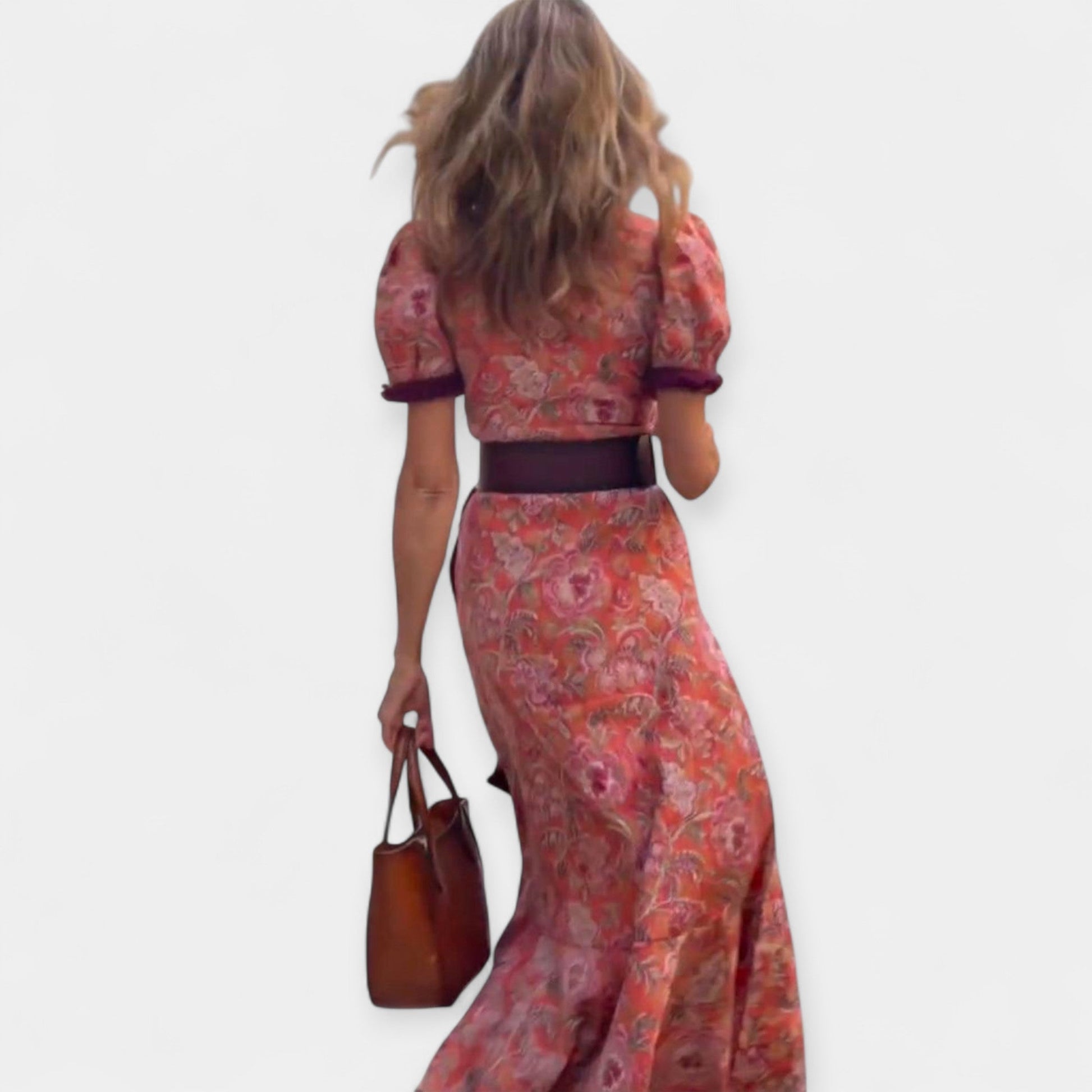 Vestido Romántico con Cinturón y Volantes de Satén