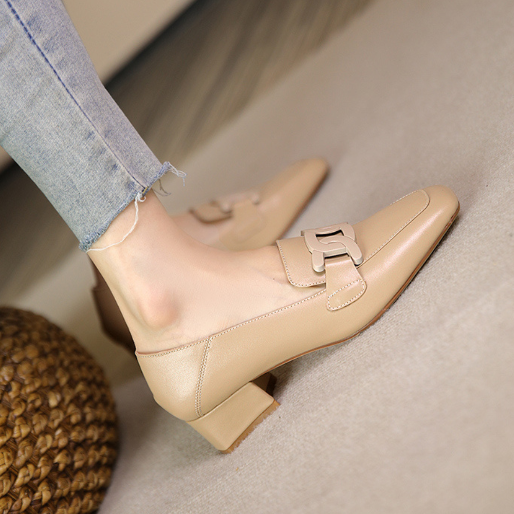 Clarisse | Zapatos tipo mocasín para mujer con tacón bajo y diseño elegante