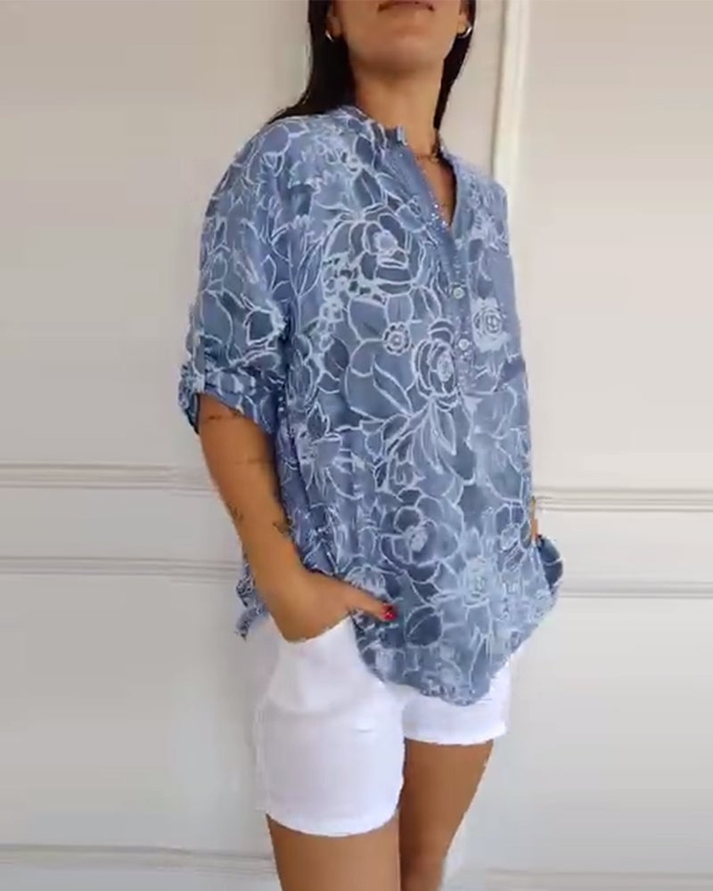 Blusa Impresa Con Botones y Cuello en V