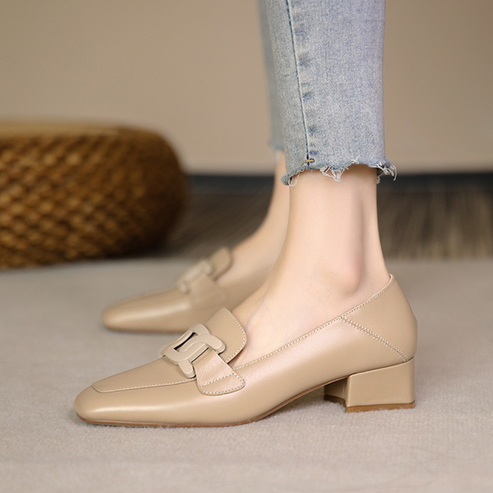 Clarisse | Zapatos tipo mocasín para mujer con tacón bajo y diseño elegante