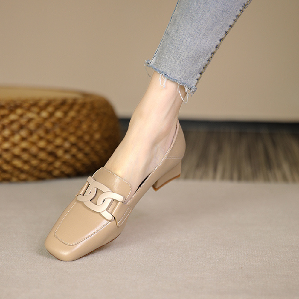 Clarisse | Zapatos tipo mocasín para mujer con tacón bajo y diseño elegante
