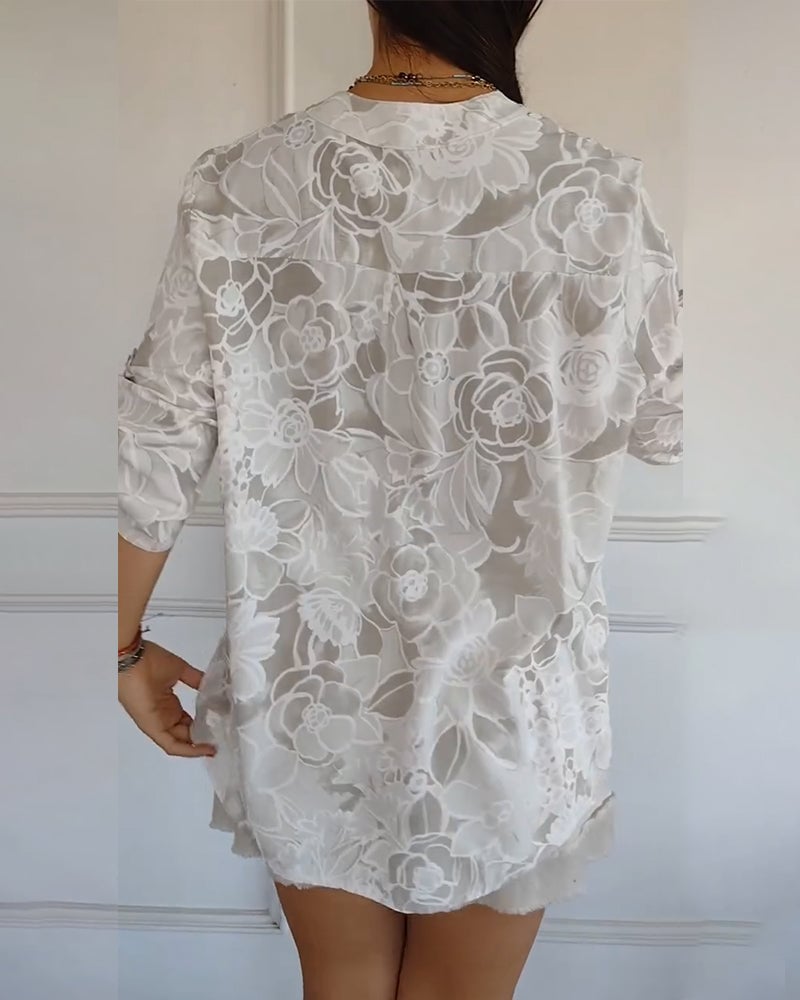 Blusa Impresa Con Botones y Cuello en V