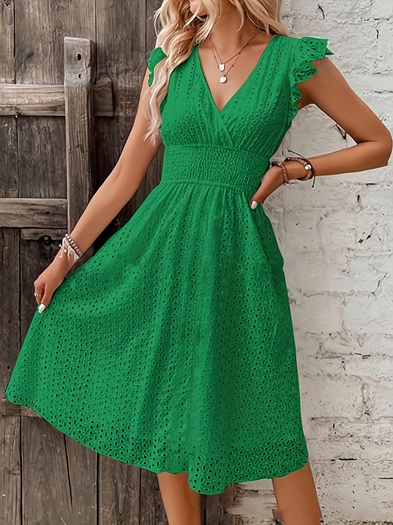 Vestido de Verano con Corte Acampanado y Escote en V para Mujeres