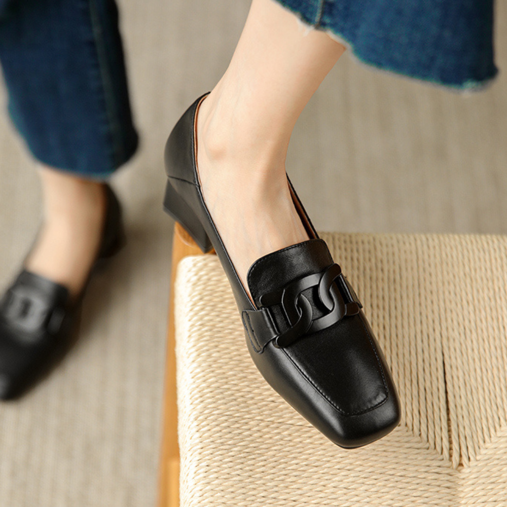 Clarisse | Zapatos tipo mocasín para mujer con tacón bajo y diseño elegante
