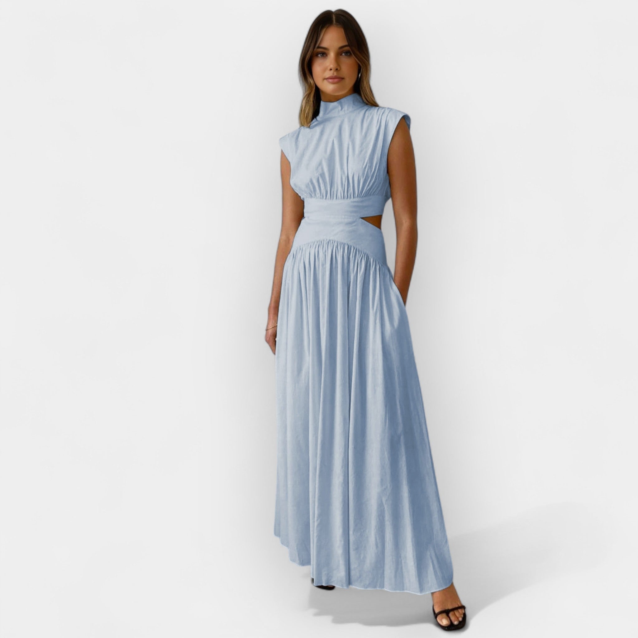 Vestido Elegante con Cortes