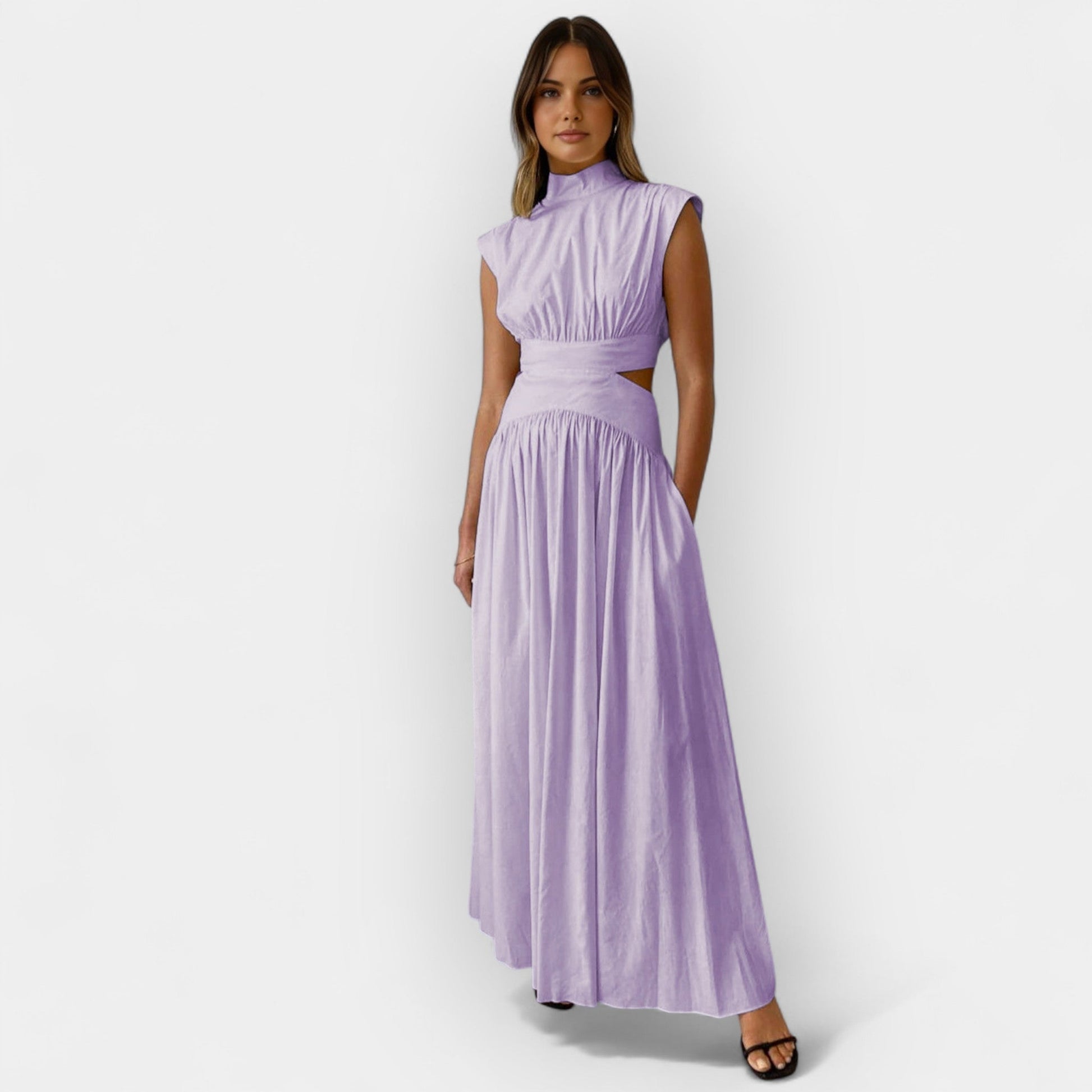 Vestido Elegante con Cortes