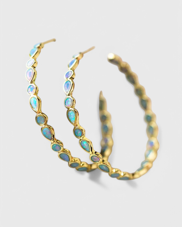 Pendientes Vintage de Ópalo Azul en Oro con Elegancia Soñadora