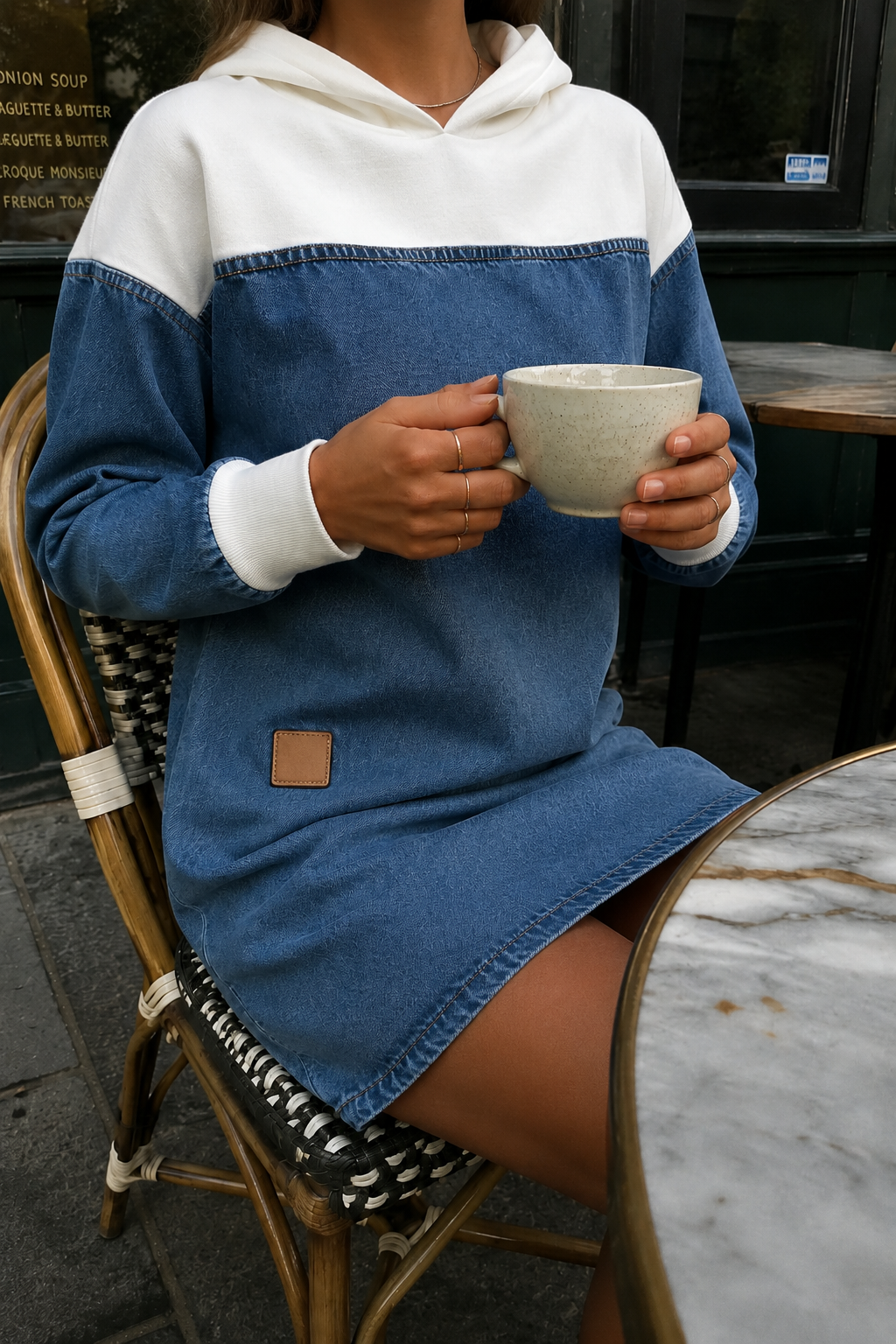 Vestido de mezclilla patchwork con capucha y hombros caídos