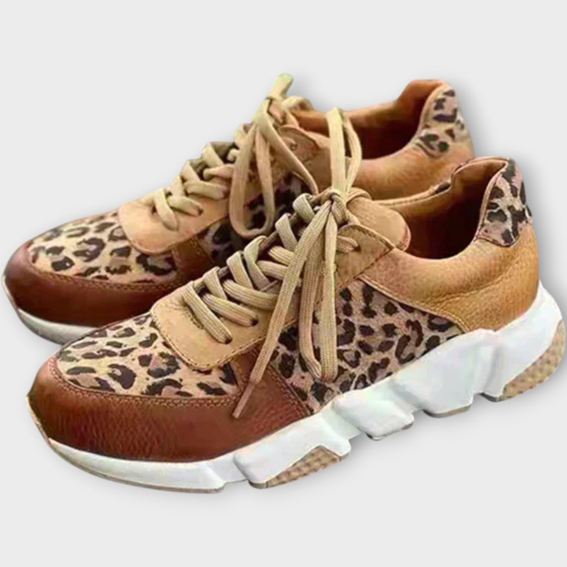Zapatillas con Suela Gruesa y Detalles de Patrón Elegantes