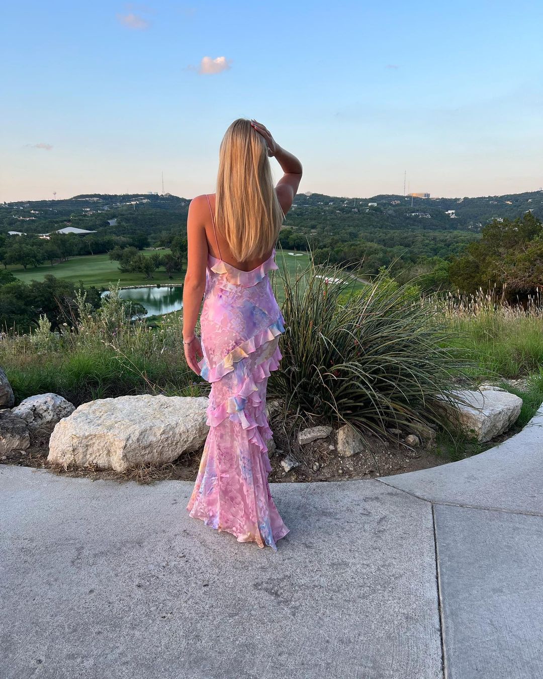 Julie - Vestido Maxi con Volantes de Flujo Etéreo