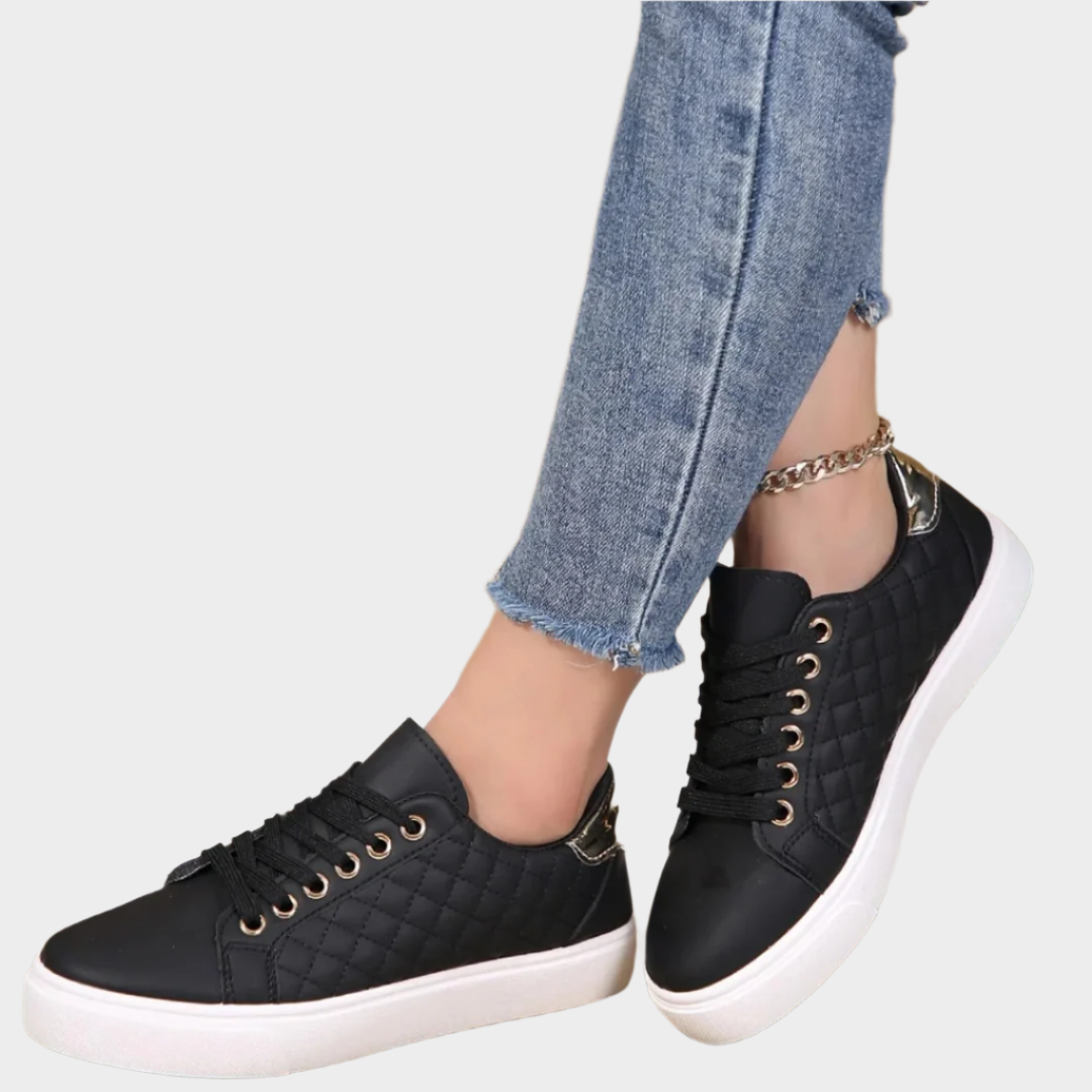 Zapatos Deportivos Modernos con Detalles y Textura Acolchada