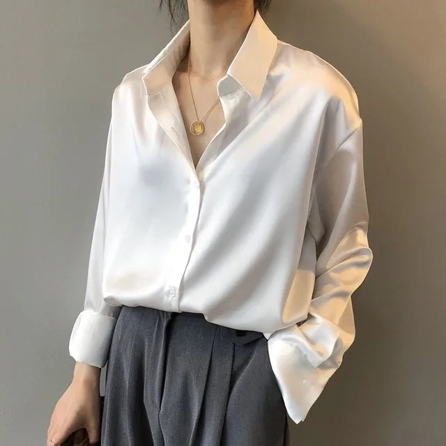 Lorenae | Blusa para mujer con botones y diseño elegante de manga larga
