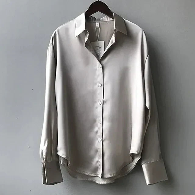 Lorenae | Blusa para mujer con botones y diseño elegante de manga larga