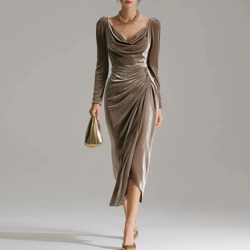 Paula | Vestido de terciopelo plisado que favorece la figura