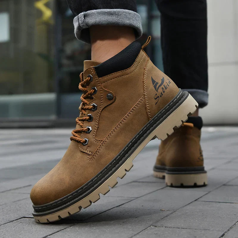 ETHAN – BOTAS RÚSTICAS PARA EXTERIORES