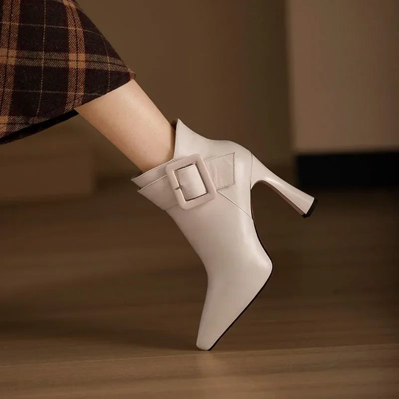 Yolanda | Botines Aveline con Hebilla