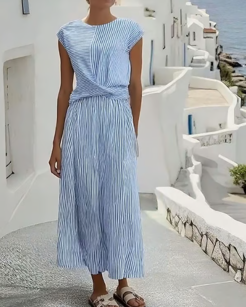 Vestido de lino con efecto torcido