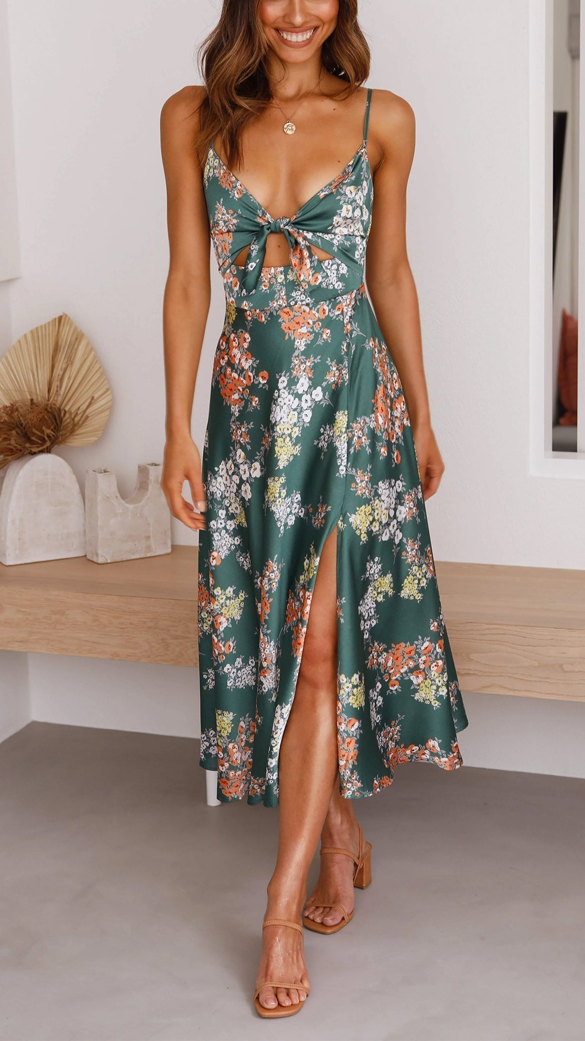 VESTIDO FLORAL DE SATÉN