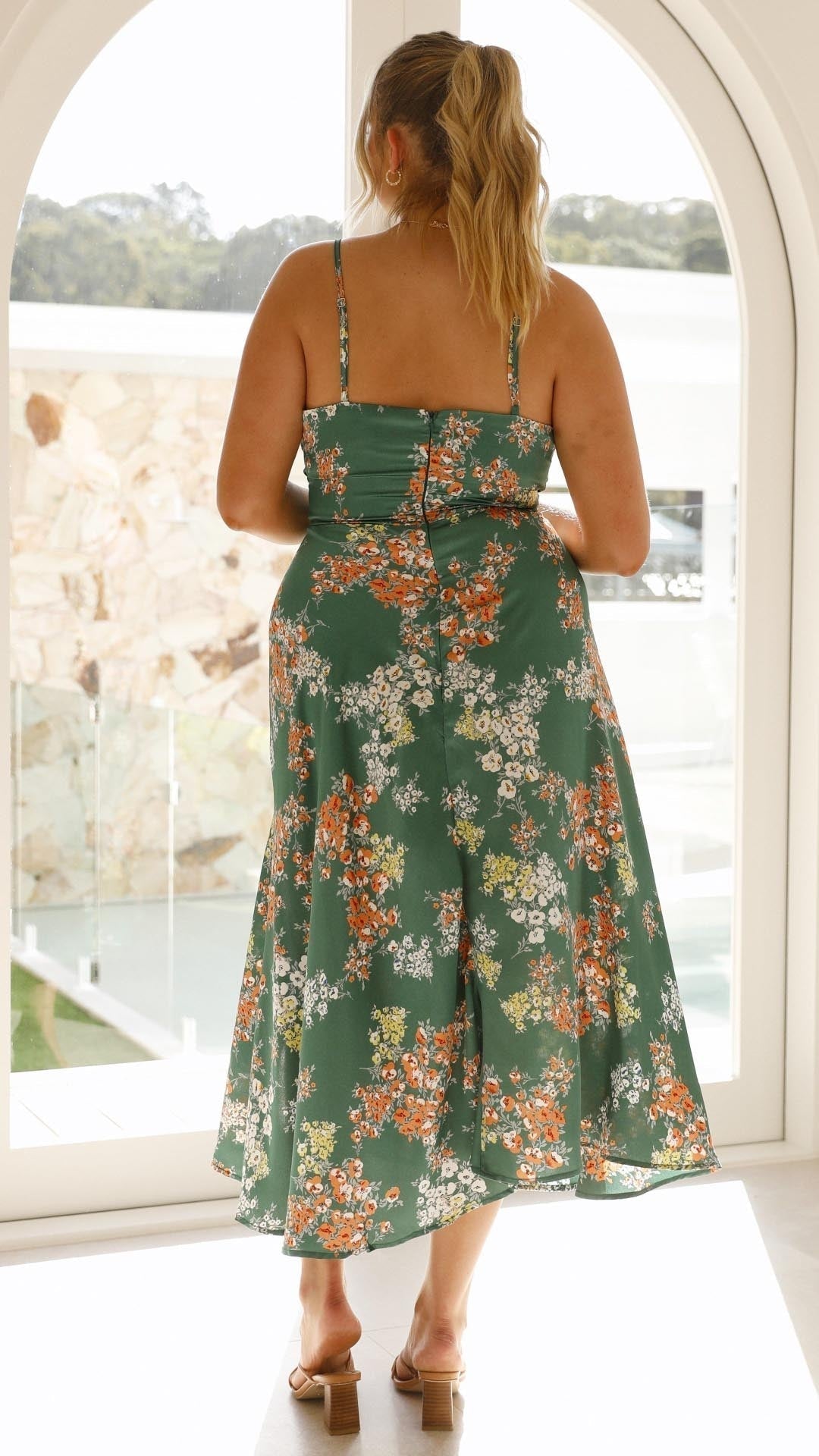 VESTIDO FLORAL DE SATÉN