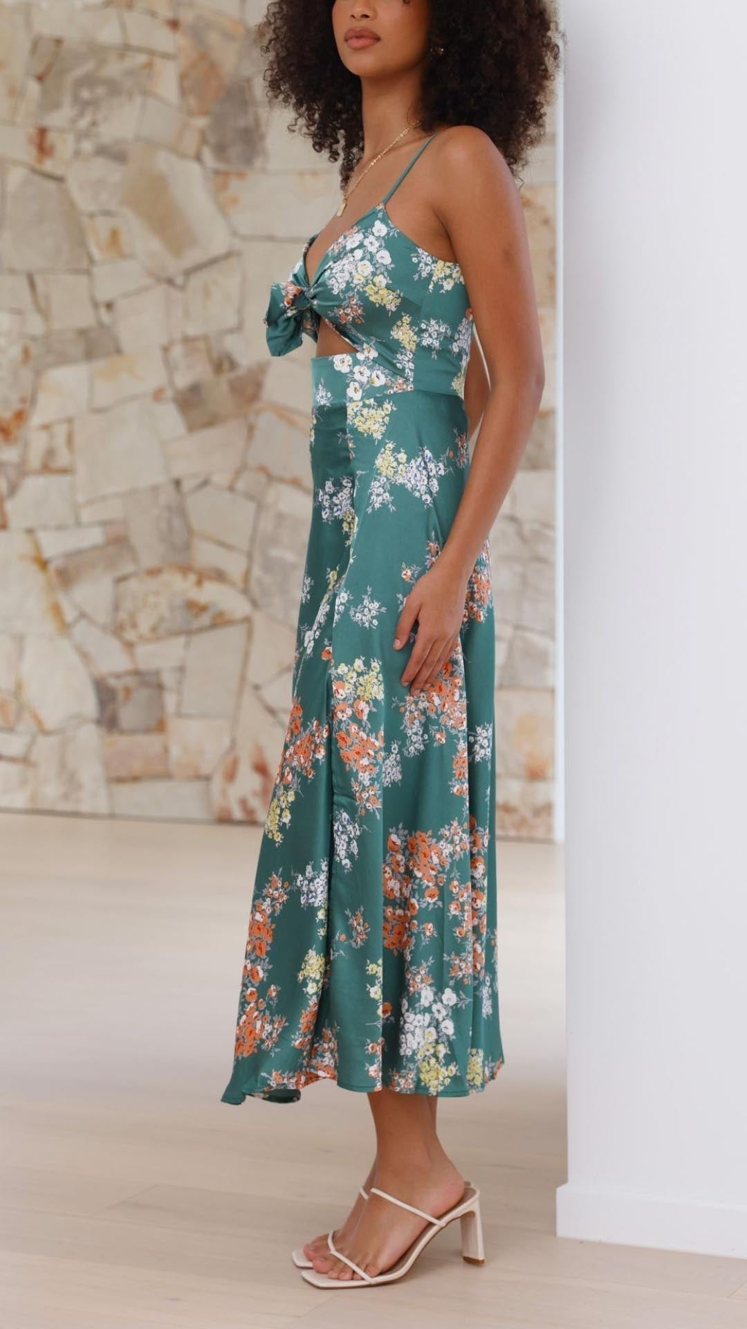 VESTIDO FLORAL DE SATÉN