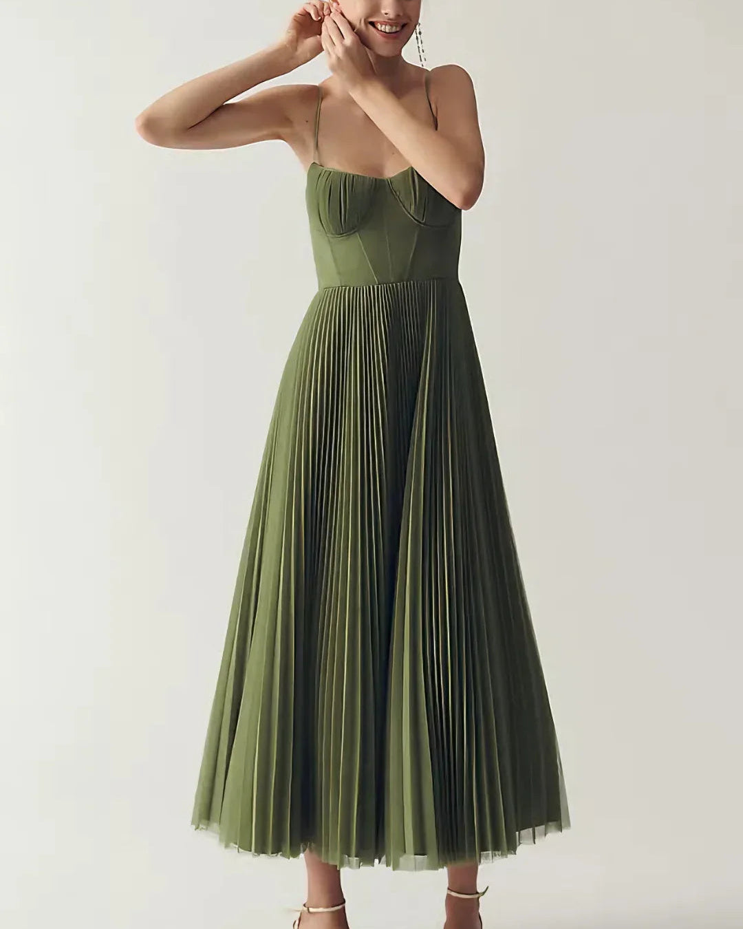 AMBER | VESTIDO DE TUL PLISADO CON DRAPEADO ASIMÉTRICO