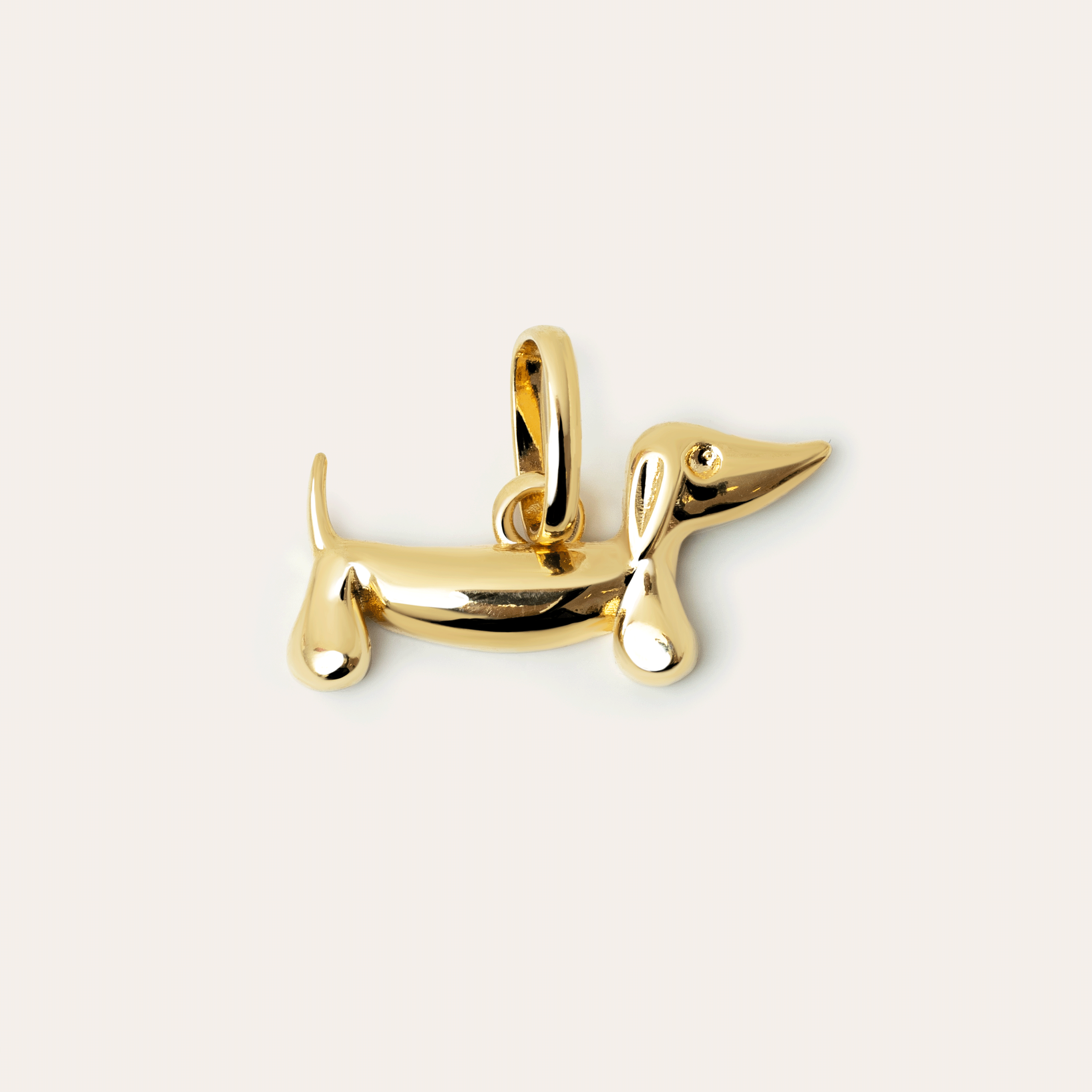 Charm de Perro Teckel con Esmalte Negro y Baño de Oro