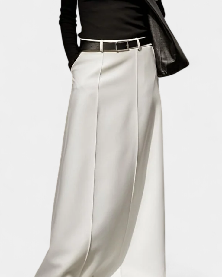 Ada Falda H-Line Lisa con Estilo Urbano Moderno