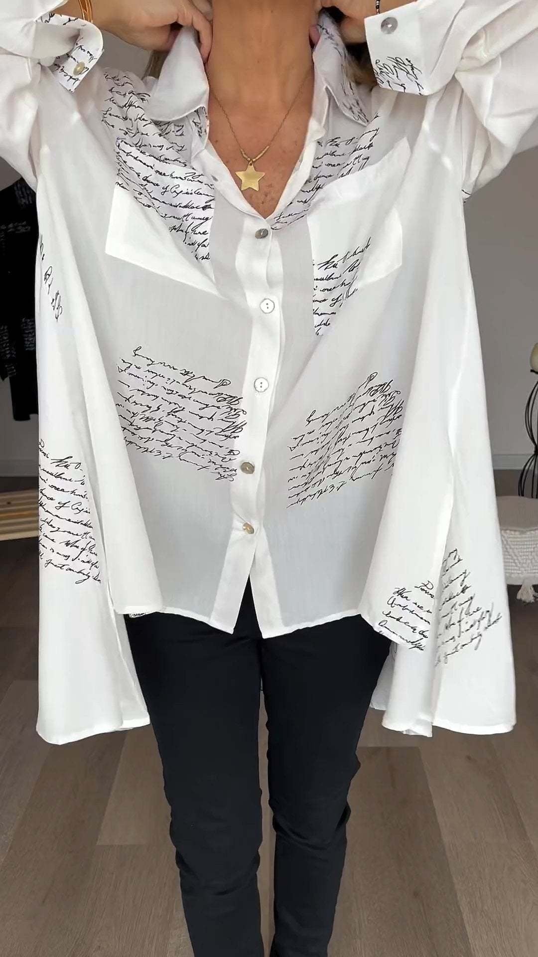 Skylar – Camisa de Botones Escrita a Mano