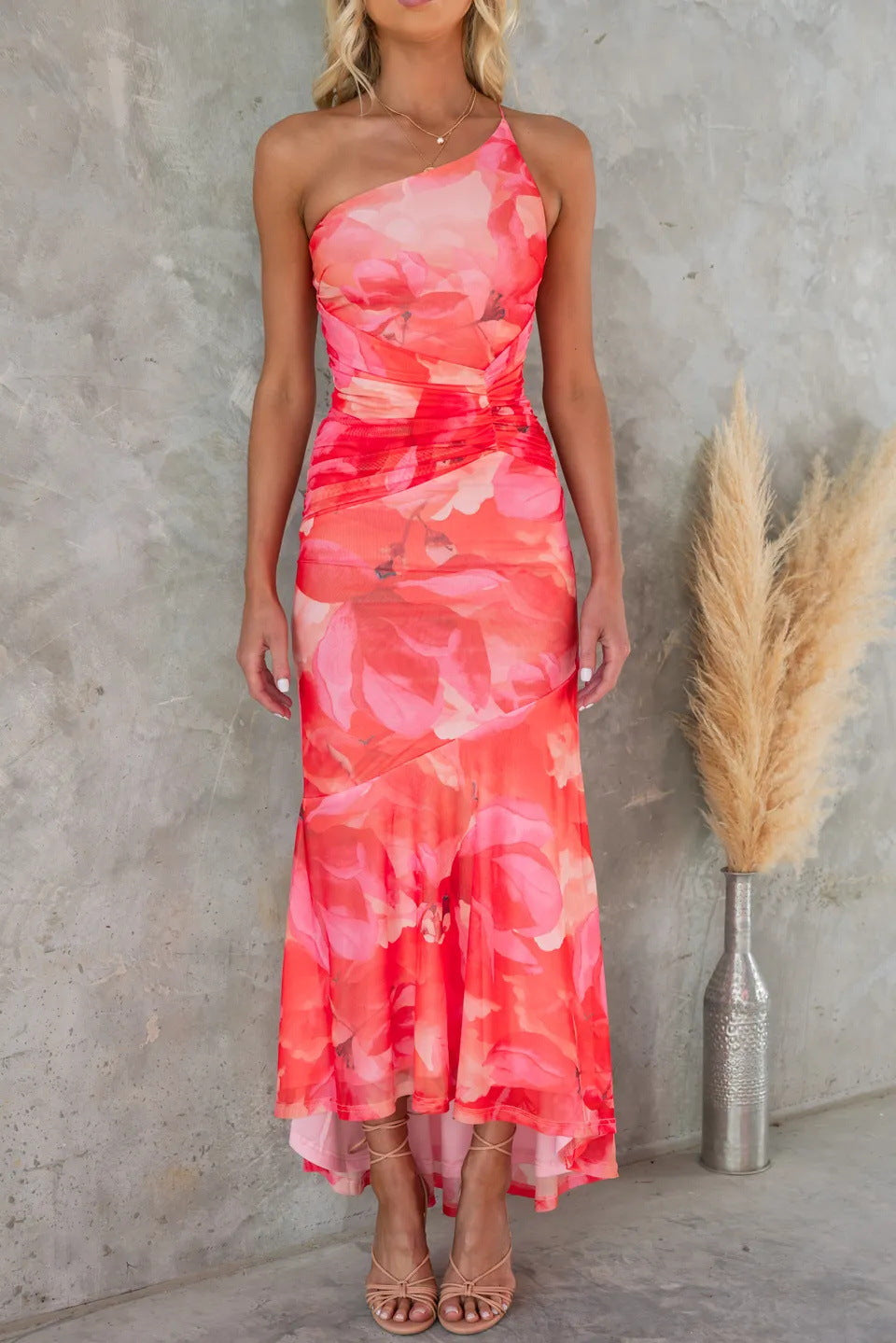 Esme – Vestido de Resort Moderno