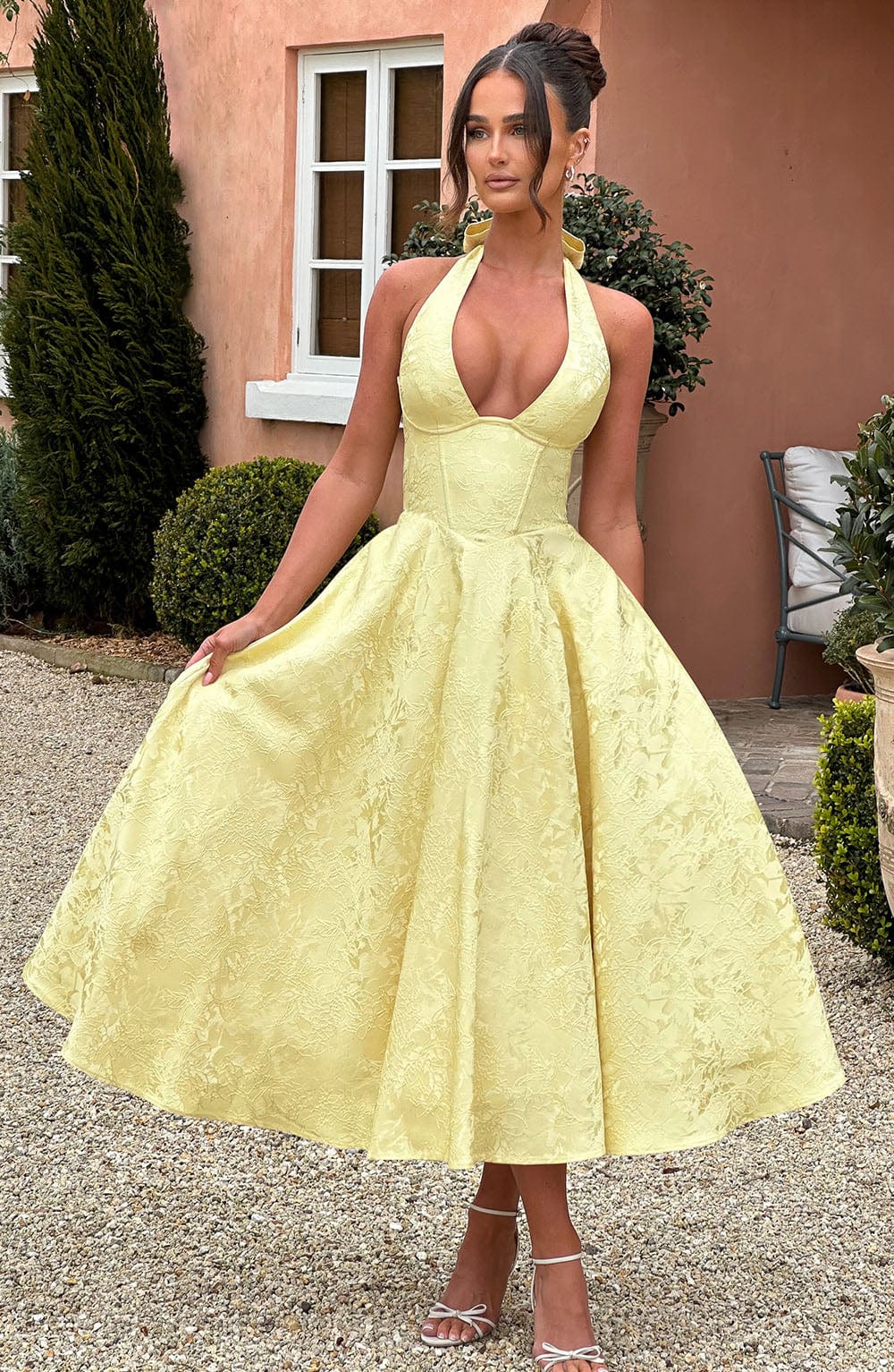 Talia – Vestido Floral Aéreo