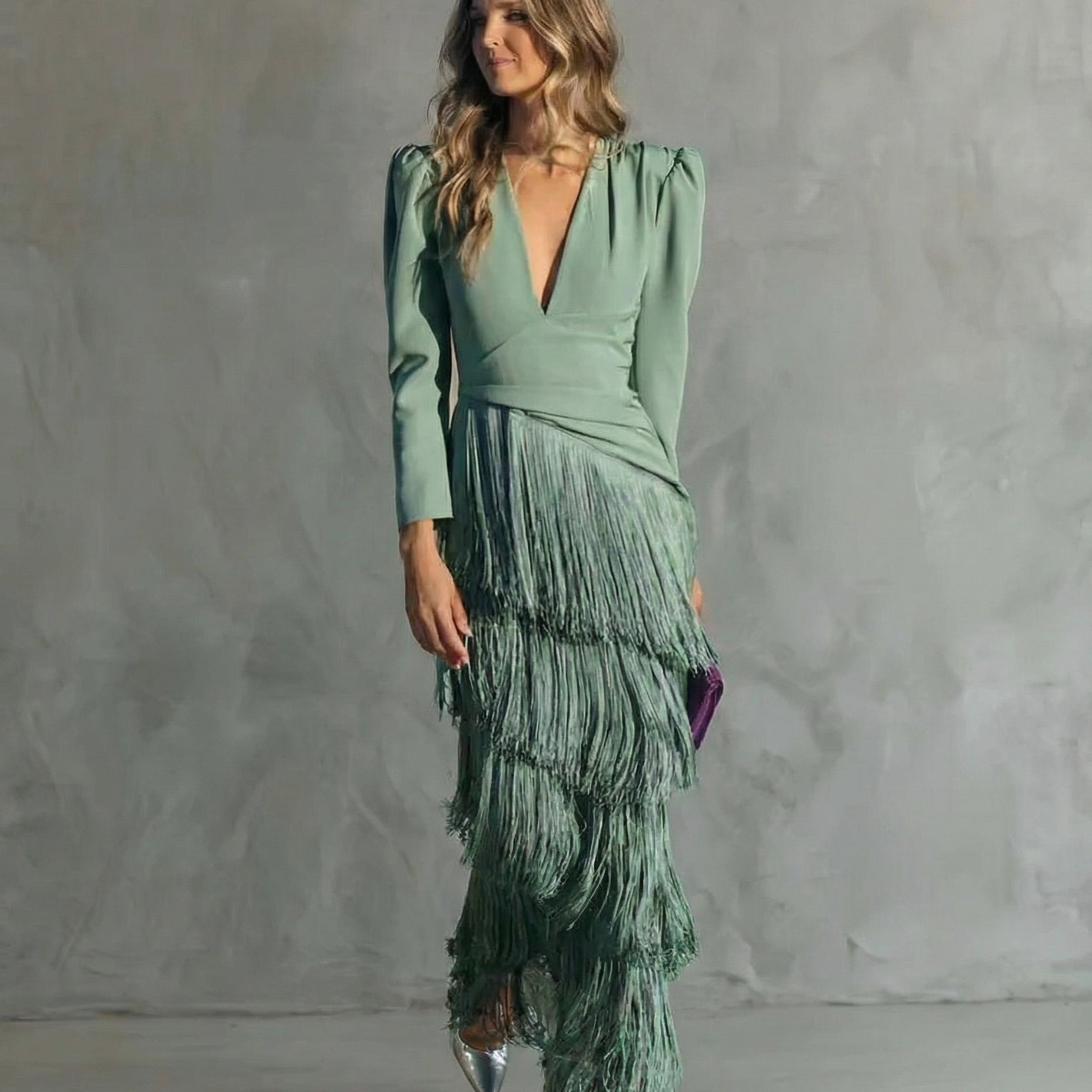 Alessia - Vestido midi elegante con mangas de flecos