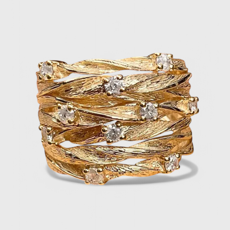 Anillo de Oro Vintage con Encanto Atemporal